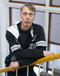 Det brister oftast i personskydden, sger Mikko Mkel som gr ett femtiotal asbestgranskningar varje r. Foto: Patrik Lindstrm